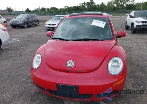 2007 Volkswagen New Beetle 2.5 z USA, uszkodzony, nr VIN 3VWRW31C77M521978